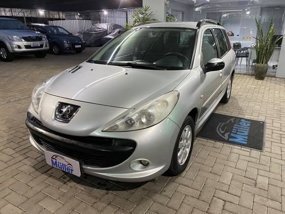PEUGEOT 207 1.4 XR SW 8V FLEX 4P MANUAL PEUGEOT 207 1.4 XR SW 8V FLEX 4P MANUAL
